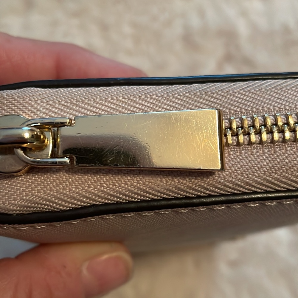 Michael Kors Continental leather wristlet in soft pink - Picture 14 of 15